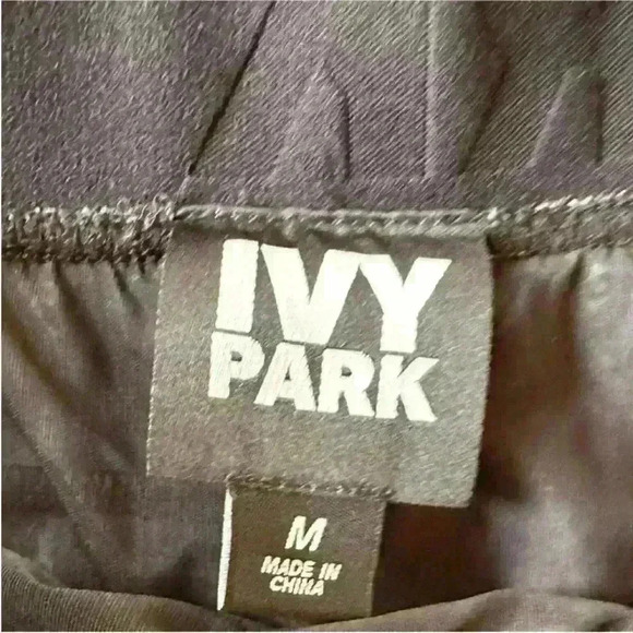 Ivy Park- Ink Cloud Running Shorts Size
Medium EUC! - Picture 8 of 9